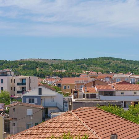 Family Petrov Apartments Vodice Eksteriør bilde