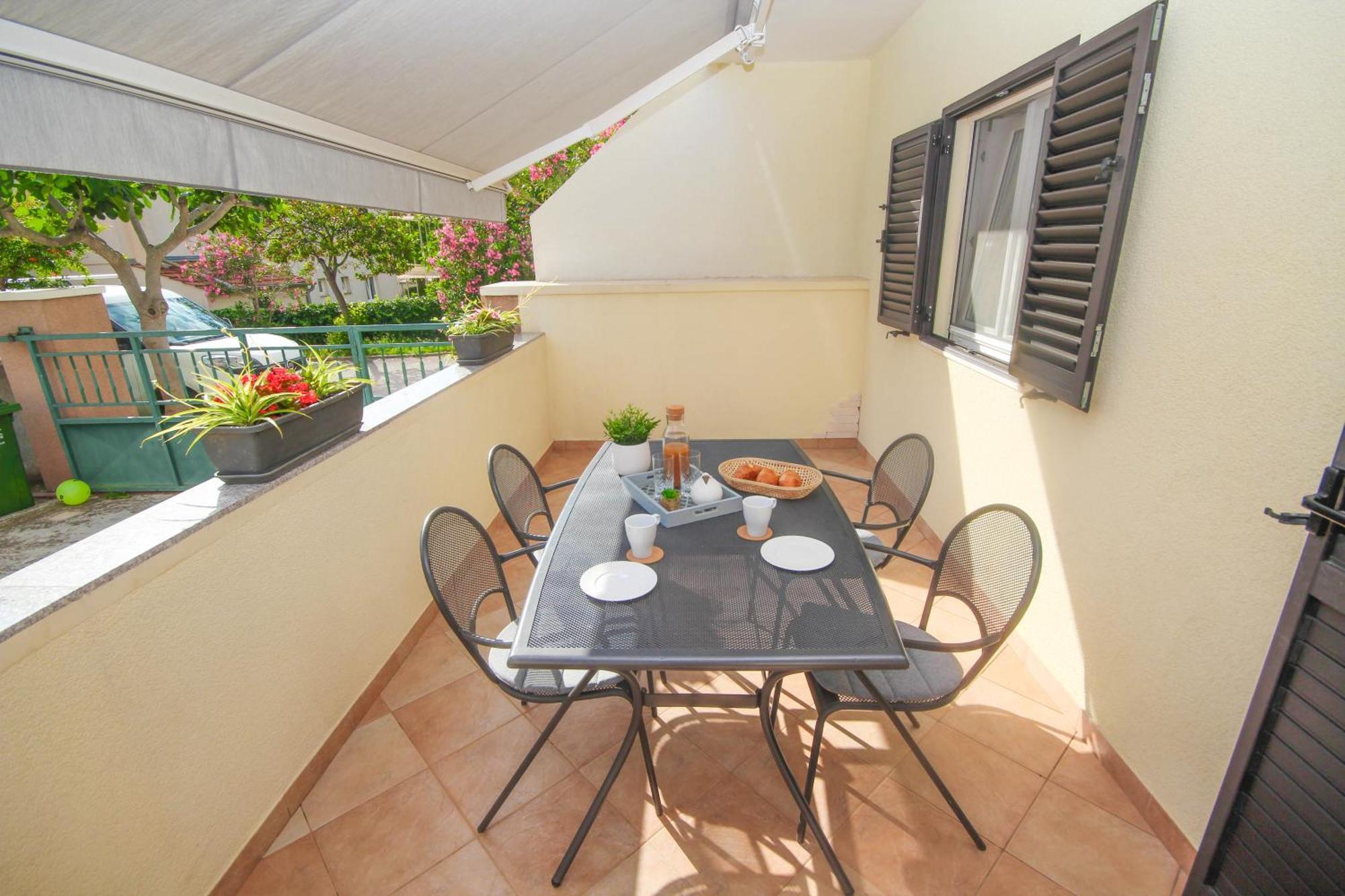 Family Petrov Apartments Vodice Rom bilde