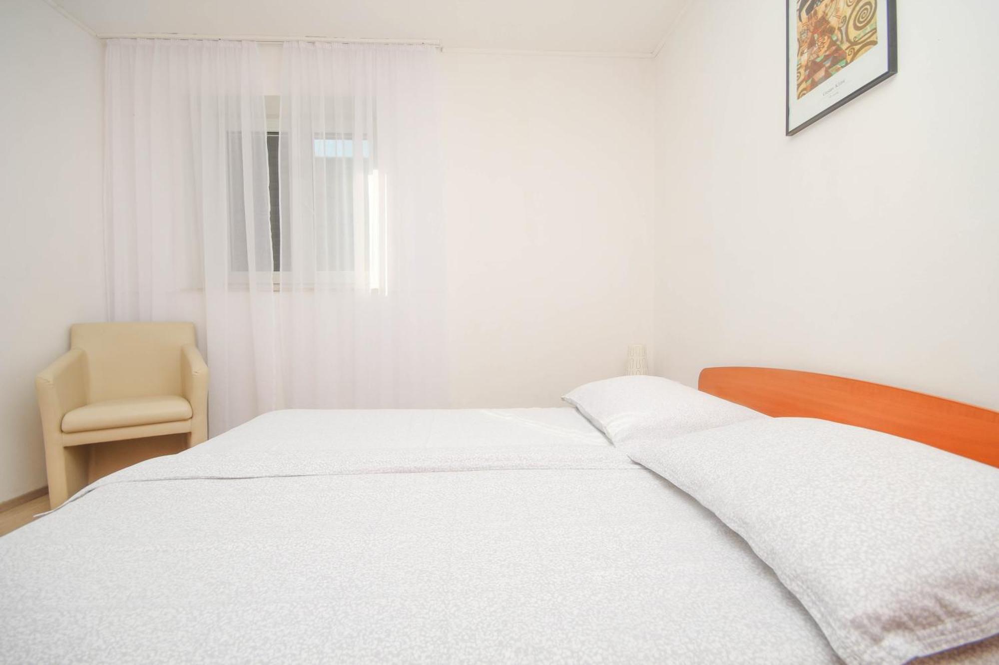 Family Petrov Apartments Vodice Rom bilde