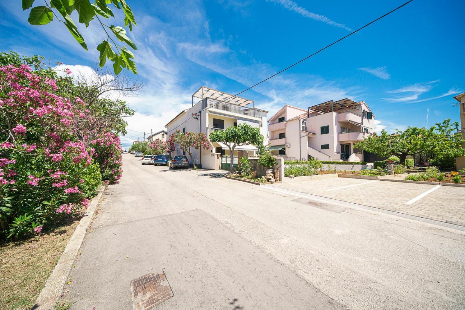 Family Petrov Apartments Vodice Eksteriør bilde