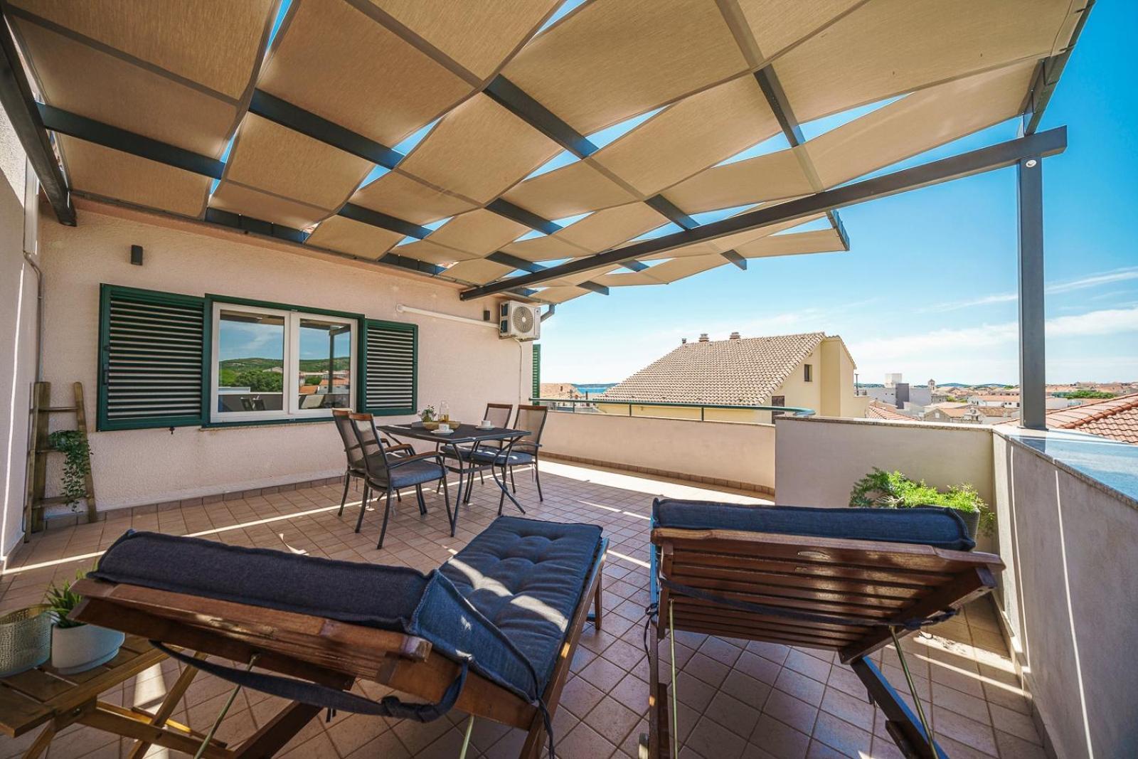 Family Petrov Apartments Vodice Eksteriør bilde