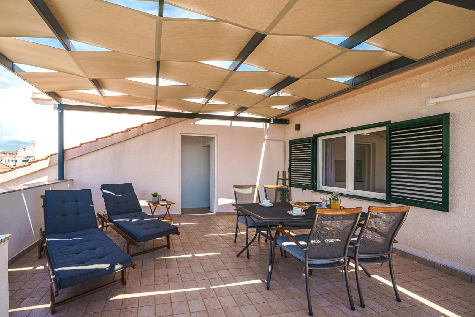 Family Petrov Apartments Vodice Rom bilde
